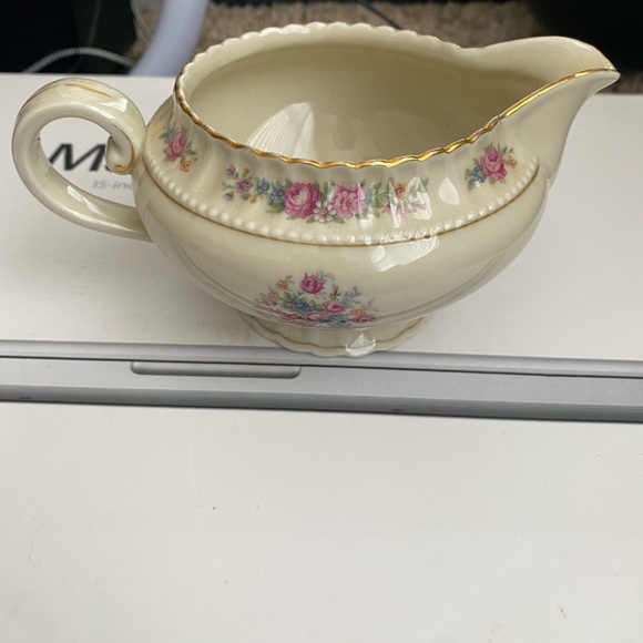 Saucer Dish - Picture 2 of 5